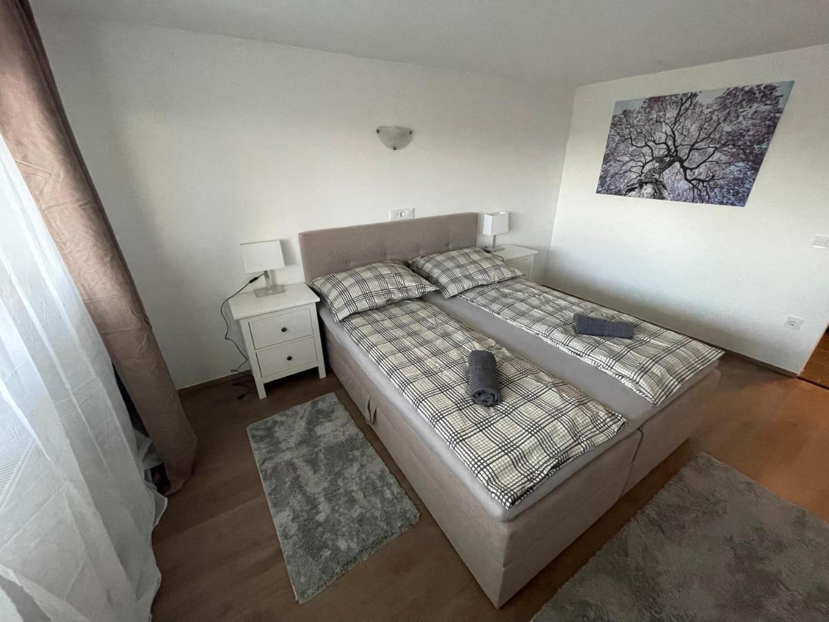 Malibu Apartman Miskolc Bagian luar foto
