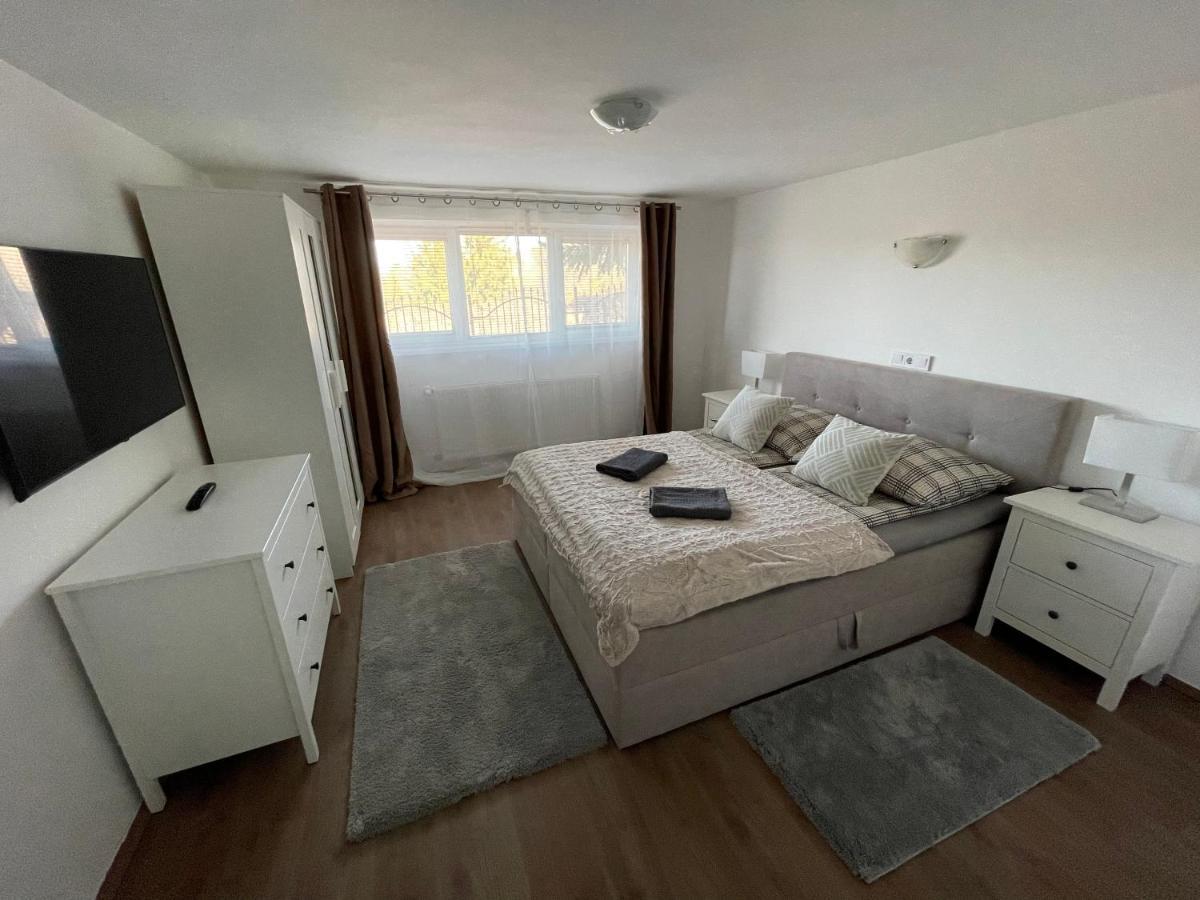 Malibu Apartman Miskolc Bagian luar foto