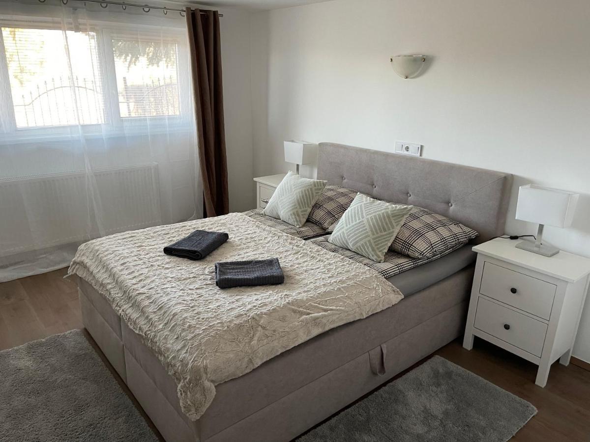 Malibu Apartman Miskolc Bagian luar foto